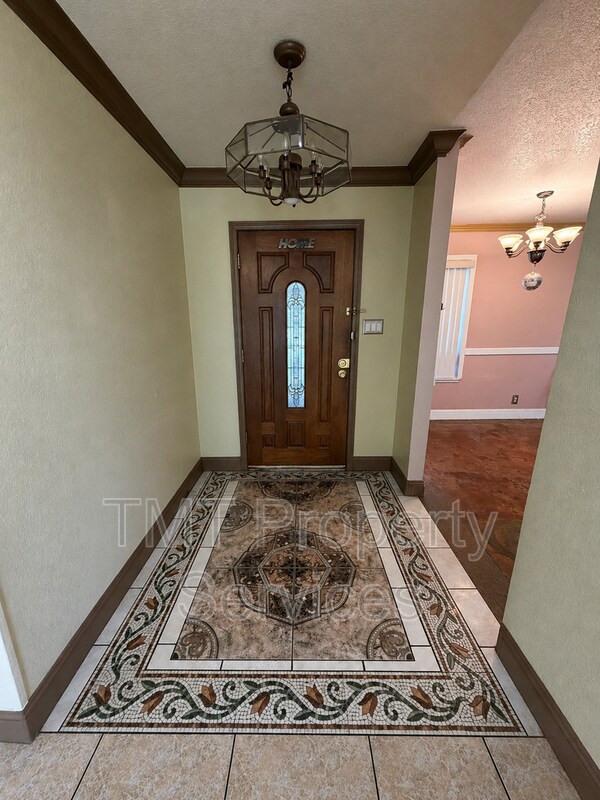 Building Photo - 930 Graywood Cir