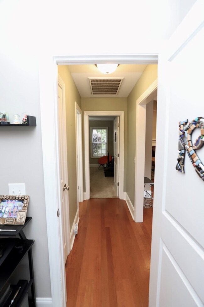 Building Photo - 1280 Winyah St