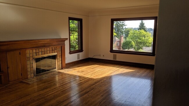 Building Photo - Stylish Tudor house with 3-bed, 2.5-bath, 1 office for rent in North Queen Ann