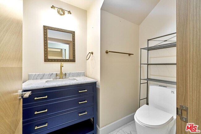 Building Photo - 823 Lorraine Blvd