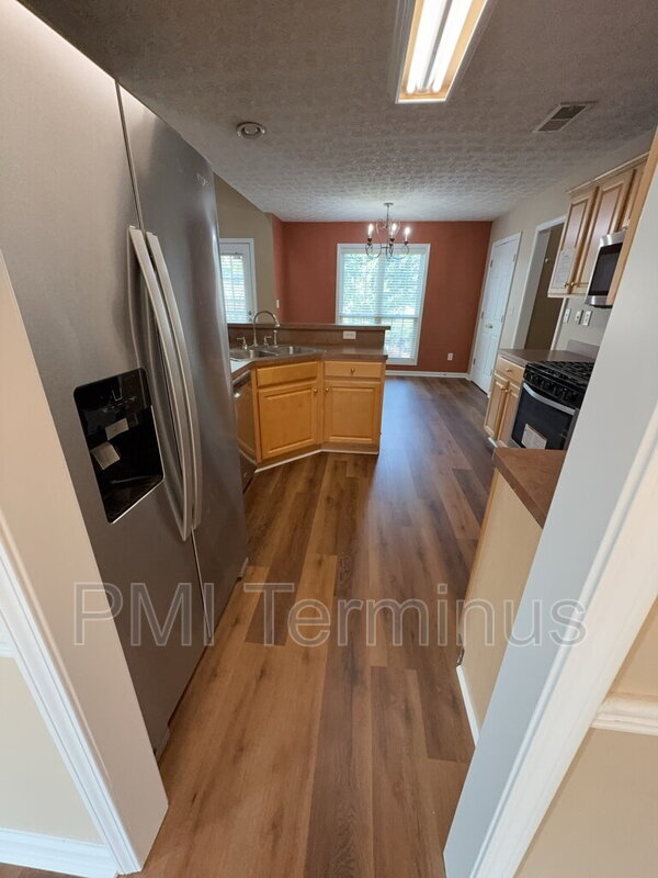 Building Photo - 6122 Farmwood Way SE