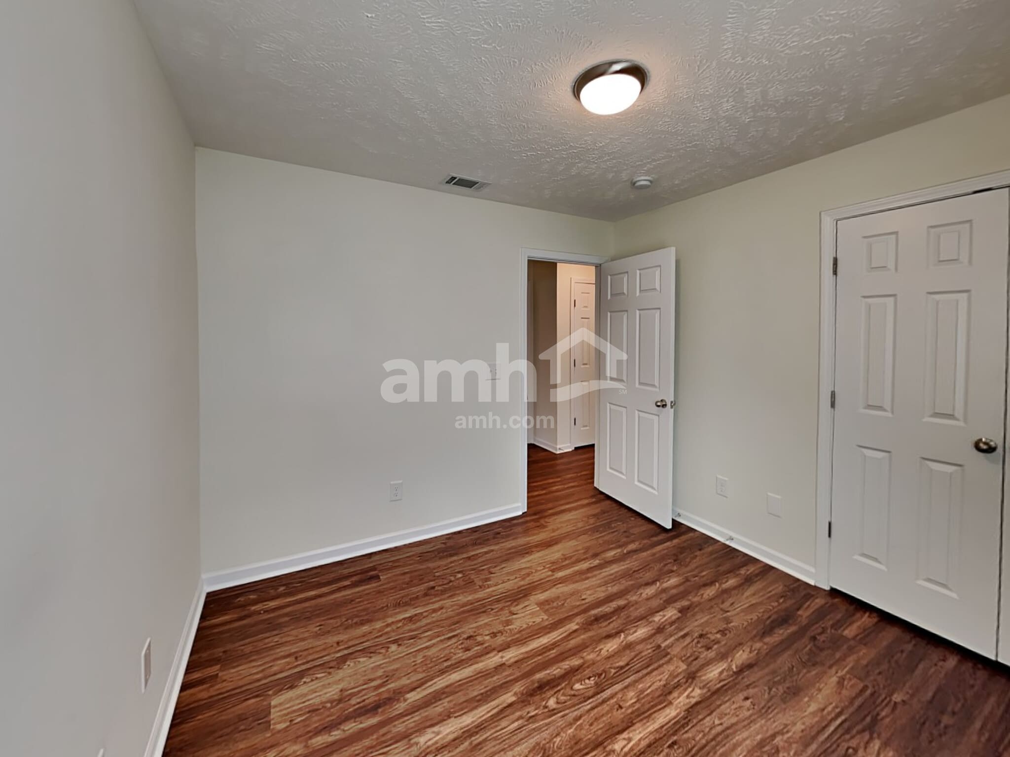 Building Photo - 504 Commendable Ln