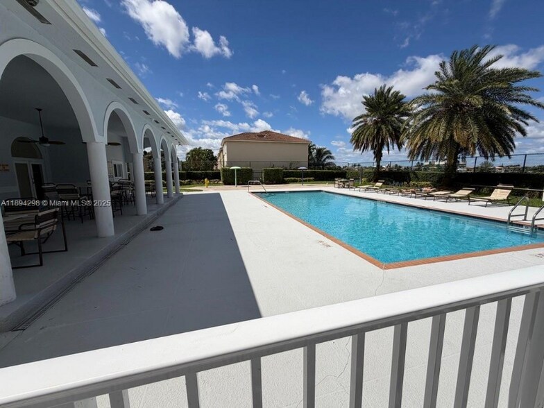 Building Photo - 14371 SW 136th Ave