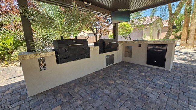 Building Photo - 5536 Breecher Ave