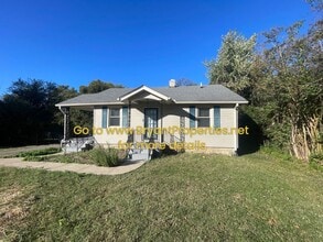 Building Photo - 250 Timmons St