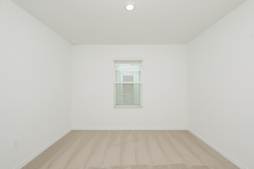 Building Photo - 17226 Reserva Dr