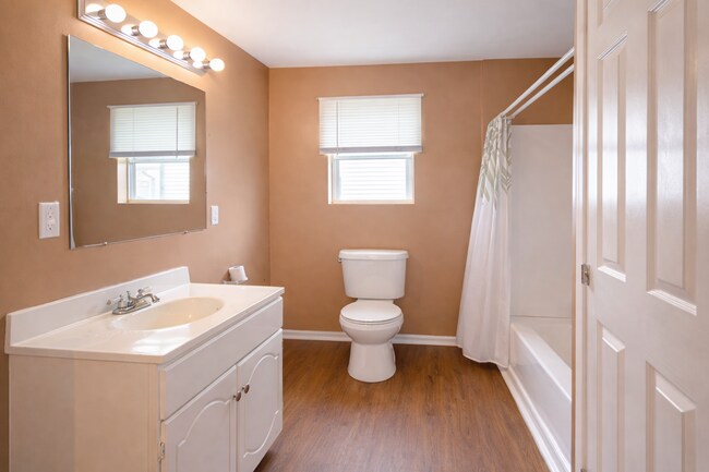 Building Photo - Private Furnished Room Available Now