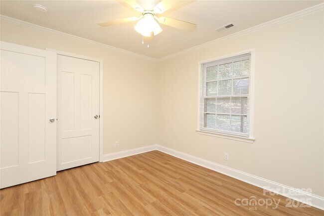 Building Photo - 937 Green Cir Dr