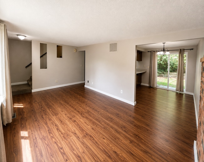 Building Photo - 11080 N Skagit St
