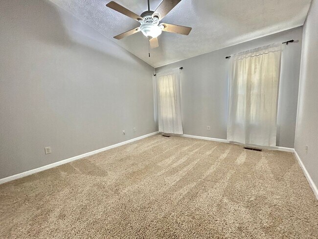 Building Photo - Beautiful 3 bedroom-plus bonus room-2 bath for rent!