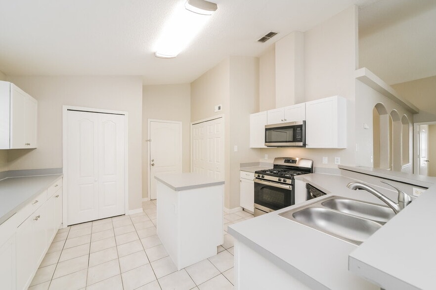 Building Photo - 747 Citrus Dr