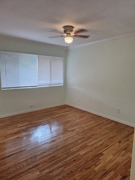 Bright living room - 16663 Victory Blvd