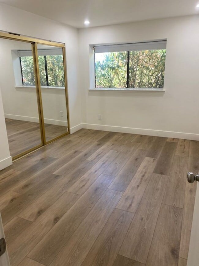 Building Photo - 2BR/2BA Duplex for rent!!!