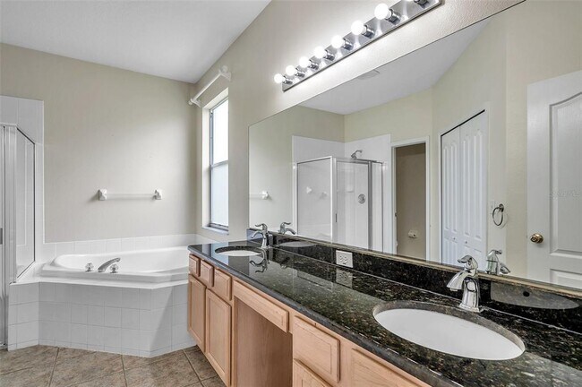 Building Photo - 1915 Fruitridge St