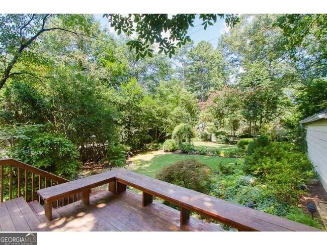 Building Photo - 1916 Greystone Rd NW