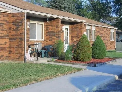 Primary Photo - 1037 S Main St