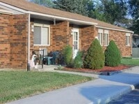 Building Photo - 1037 S Main St