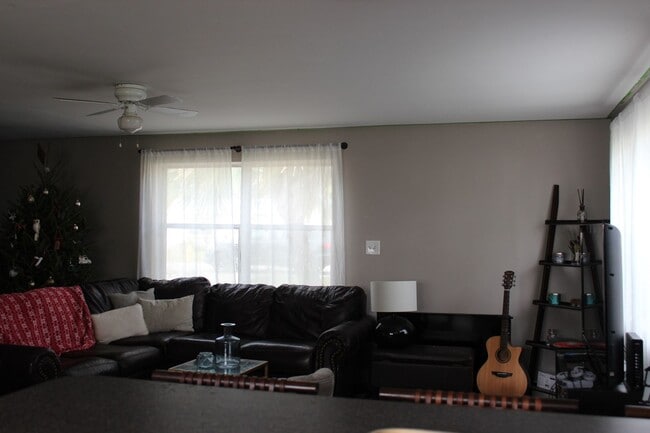 Building Photo - 2630 - YEAA SFH