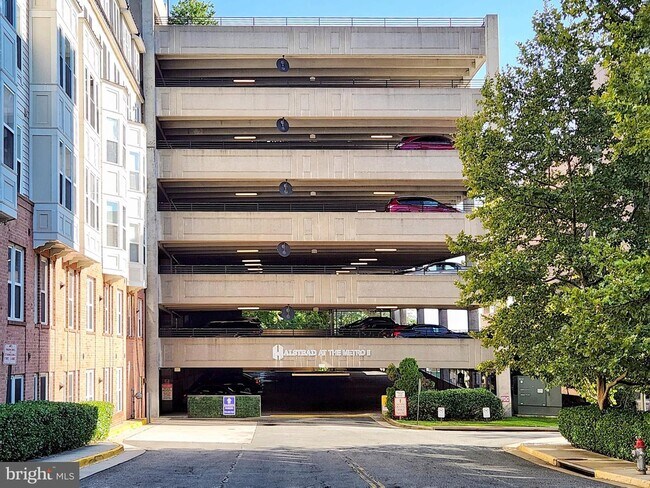 Building Photo - 2665 Prosperity Ave