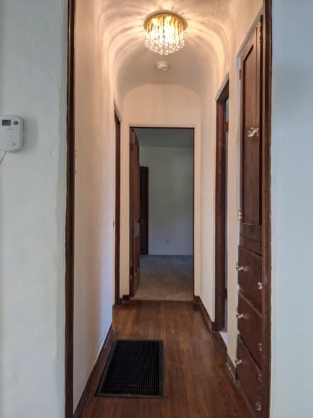 Building Photo - 239 Orizaba Ave