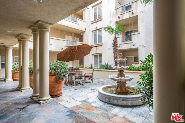 Building Photo - 15206 Burbank Blvd