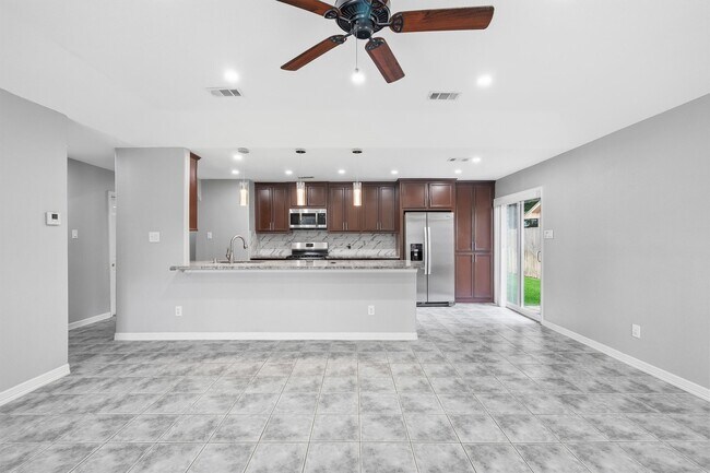 Building Photo - 20126 Seablossom Ln