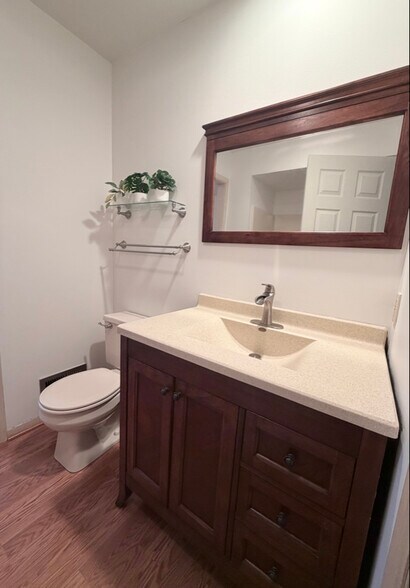 Building Photo - 4205 Brookcrest Dr SW