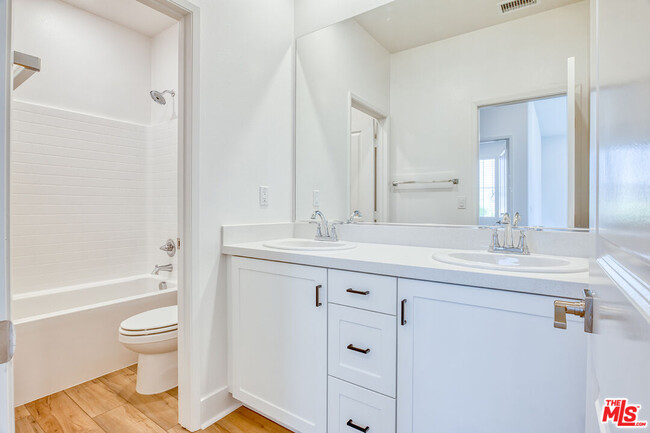 Building Photo - 5603 Kate Way