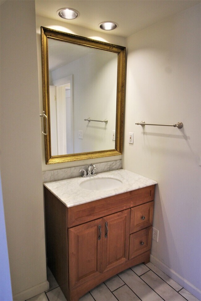 Building Photo - 2026/2027 Off-Campus JHU Spacious 5bd/2ba Rowhome OSP & W/D! Available 6/8