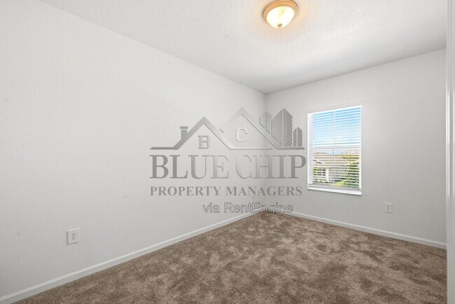 Building Photo - 2634 Runners Cir