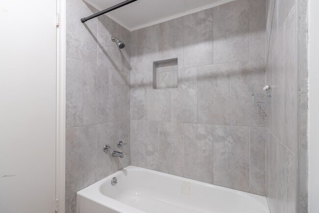 Building Photo - 17810 Cassina Dr