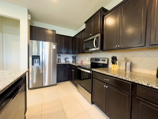 Building Photo - 2463 Tangier Dr