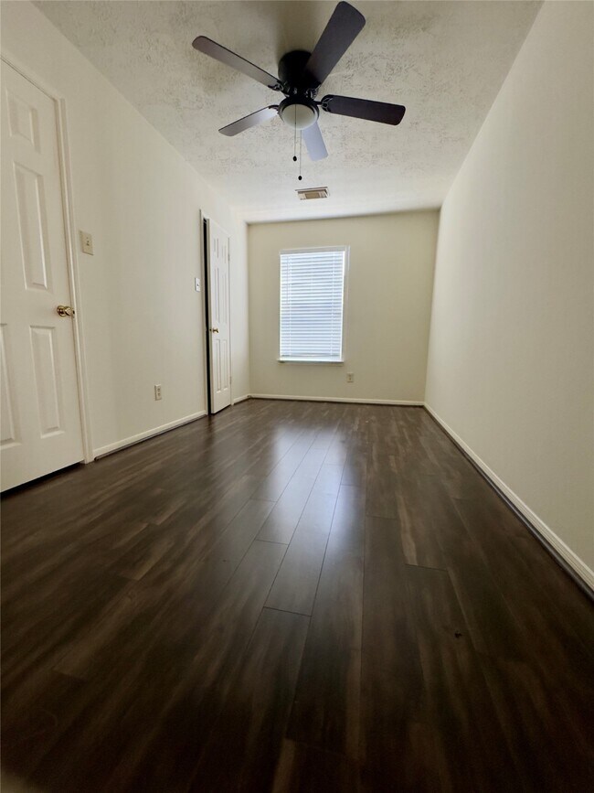 Building Photo - 16315 Cobble Springs Ct