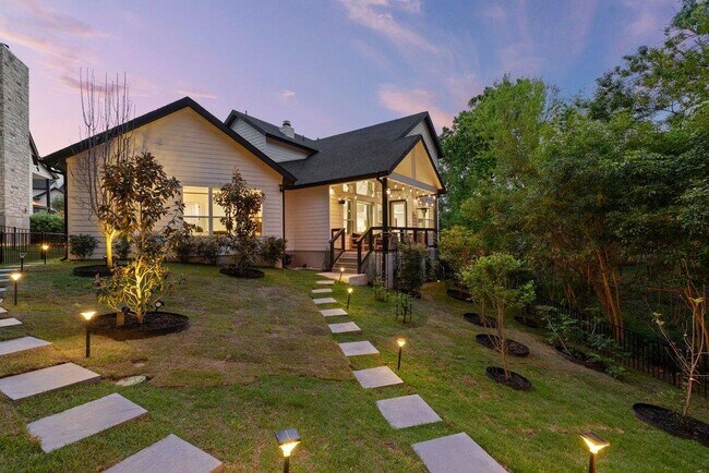 Building Photo - 3018 Sunridge Dr