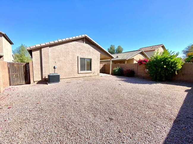 Building Photo - 41841 W Sunland Dr