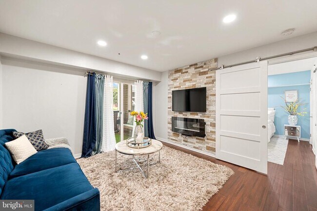 Building Photo - 3309 Wyndham Cir