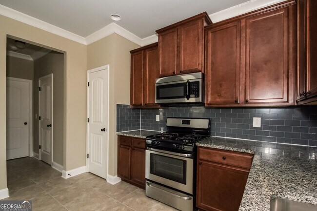 Building Photo - 4893 Longview Run