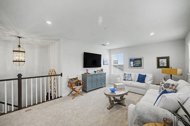 Building Photo - 4 Bedroom Executive Home located in Magnolia Green