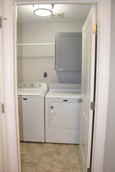 Building Photo - 10022 Agate Ln