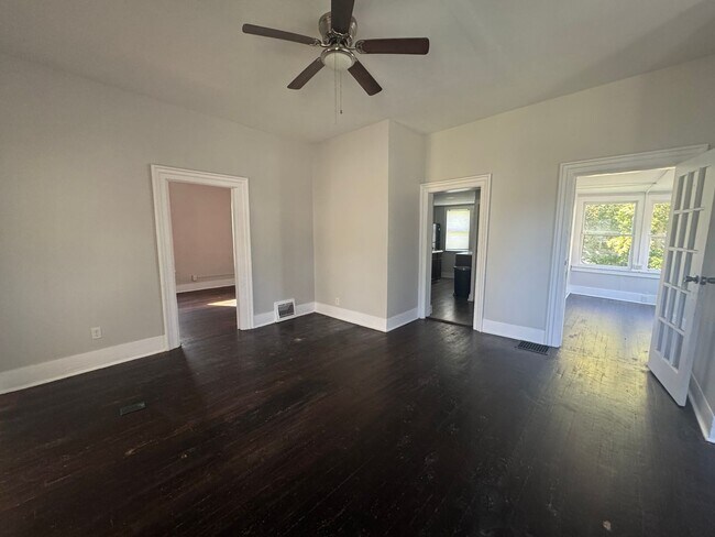 Building Photo - 302-304 Lenox Ave