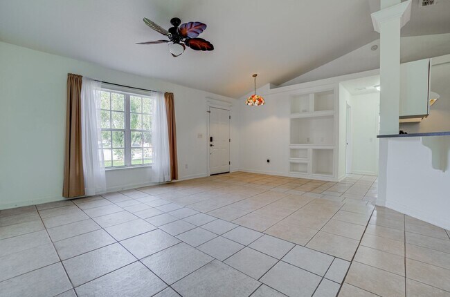 Building Photo - Very Nice 3/2 Home w/ Fenced Yard in St. Cloud with Bonus Room