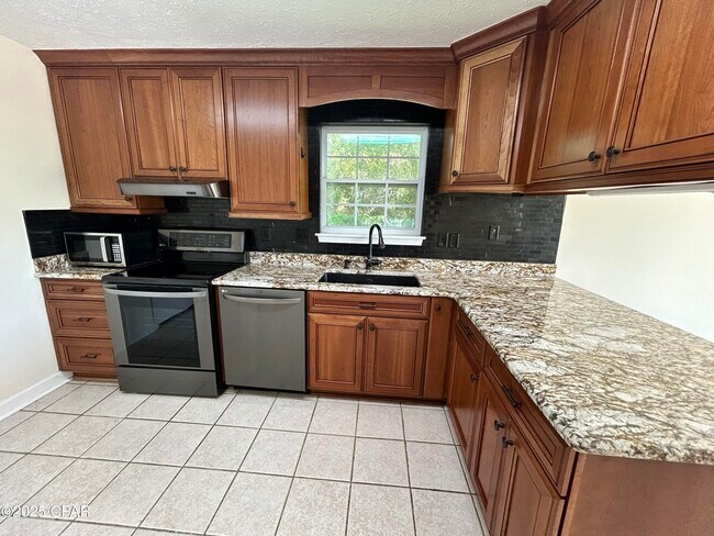 Building Photo - 5430 Olympia Dr