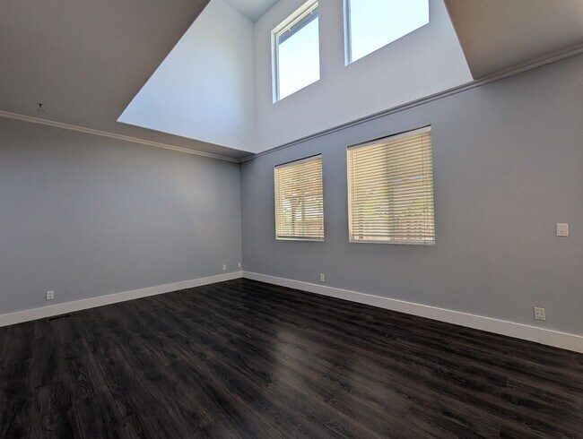 Building Photo - Beautiful 3-Bedroom, 2-Bath Home In The Barger Area of Eugene