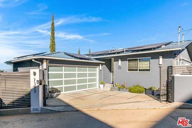 Building Photo - 7191 Pacific View Dr