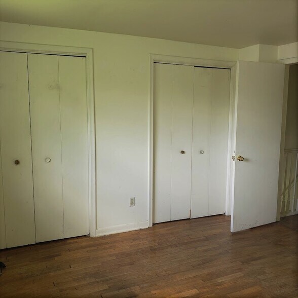 Building Photo - 1634 Greencrest Ave