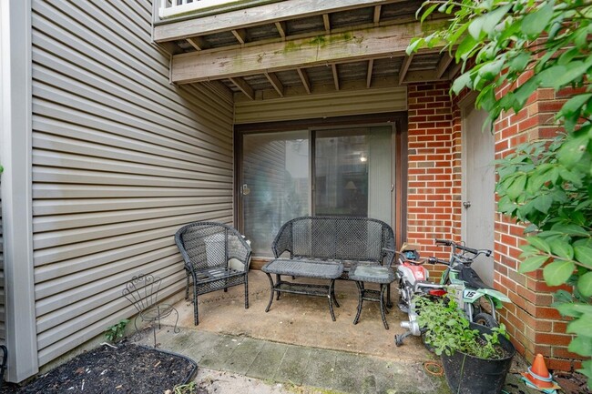Building Photo - 254 Vail Ct
