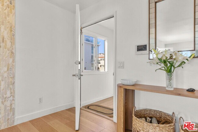 Building Photo - 29 Lighthouse St