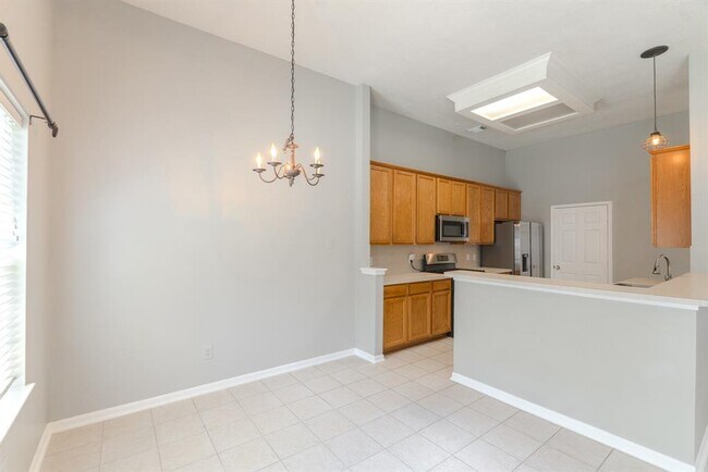 Building Photo - 158 S Queenscliff Cir