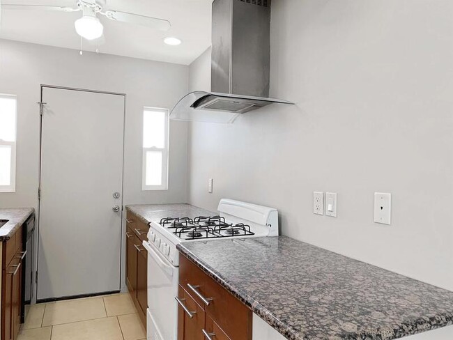 Building Photo - 37219 Melrose Dr