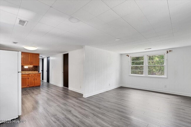 Building Photo - 825 N Saylor St